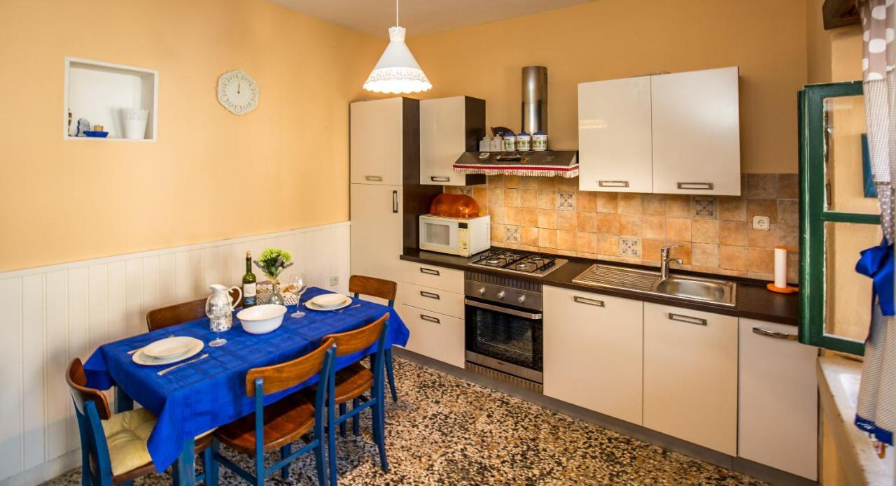 Visilo Stone House Villa Pucisca Exterior photo