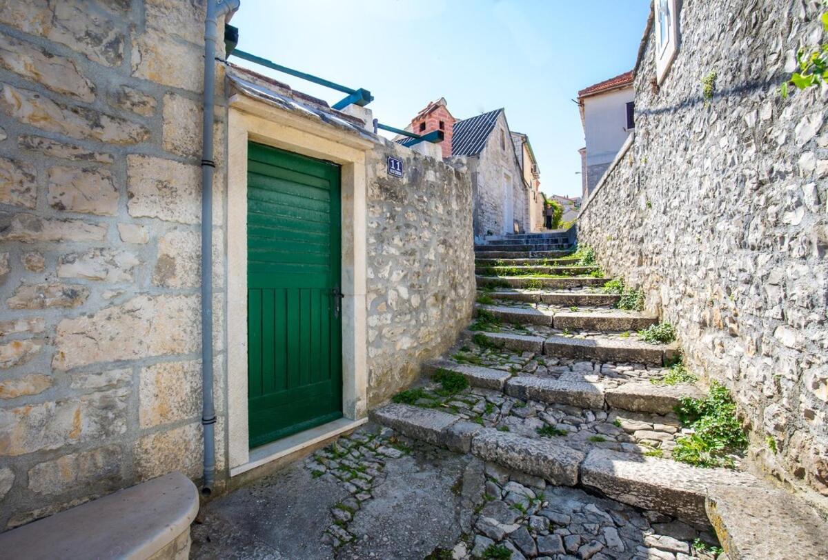 Visilo Stone House Villa Pucisca Exterior photo